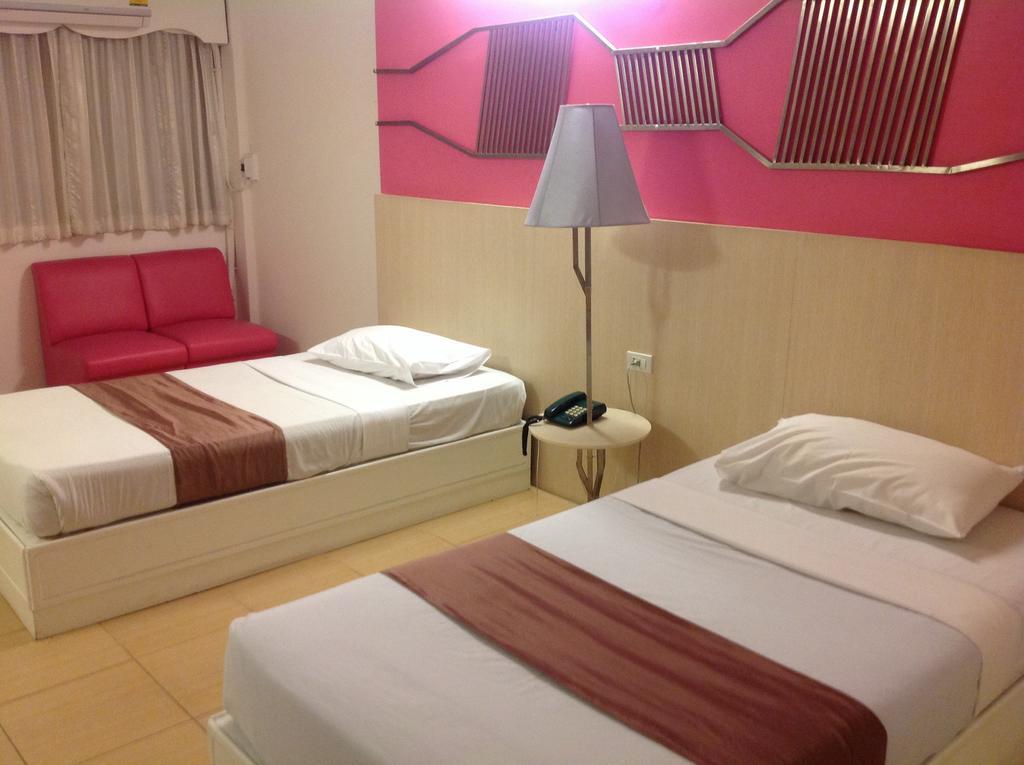 Highway Hotel Τσιάνγκ Μάι Εξωτερικό φωτογραφία