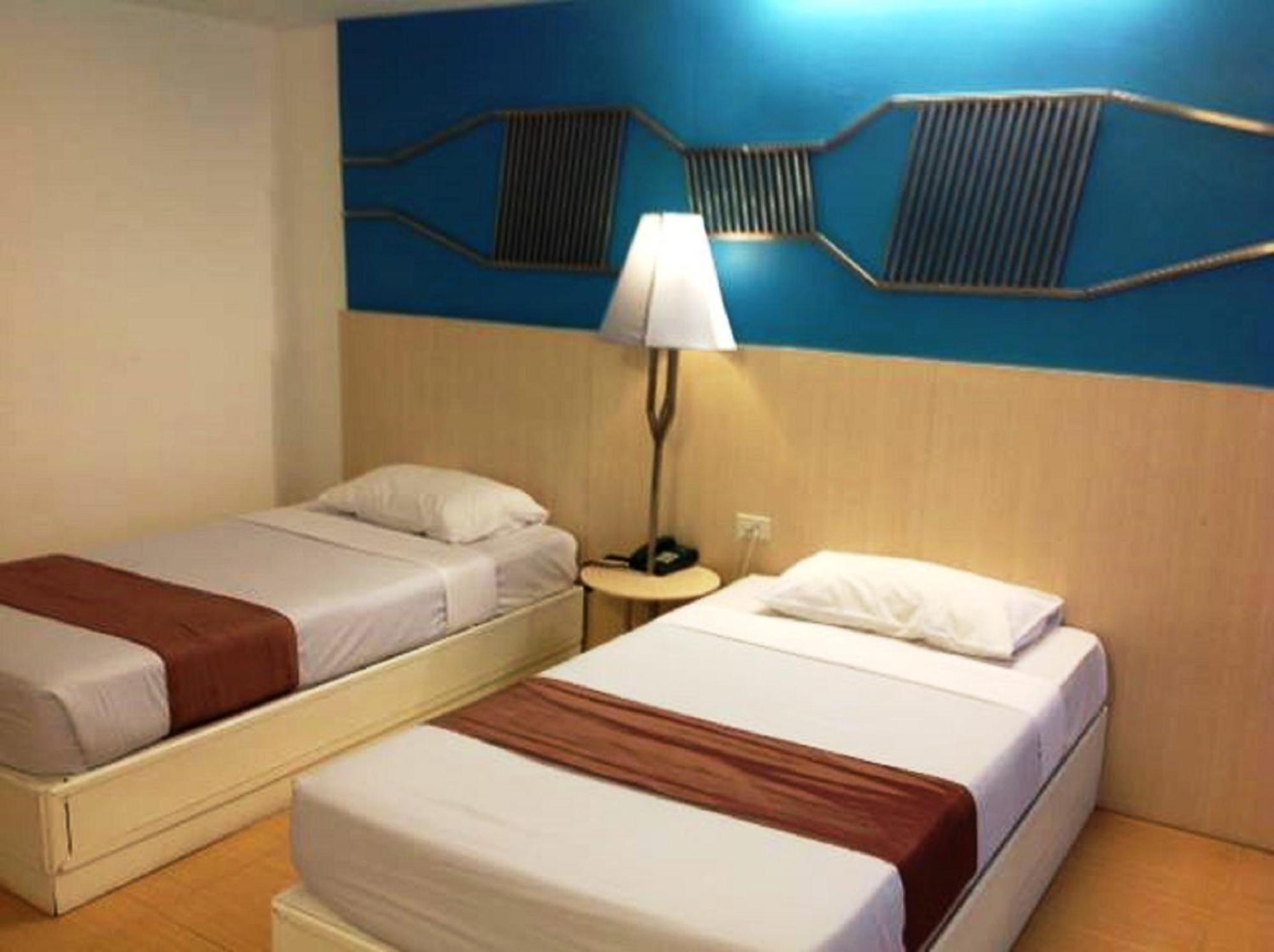 Highway Hotel Τσιάνγκ Μάι Εξωτερικό φωτογραφία
